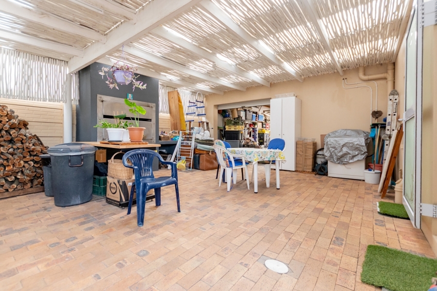 3 Bedroom Property for Sale in Laaiplek Western Cape